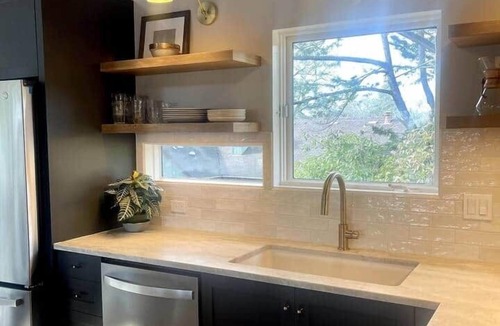 Freestone House | Luxe Guest Home *Walk to Downtown Sebastopol