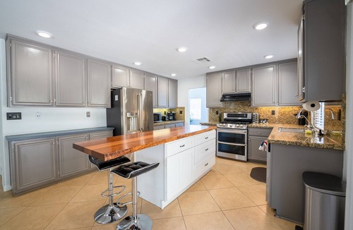 El Cajon House | Luxe Resort Style Home Stunning 8 Beds with Pool