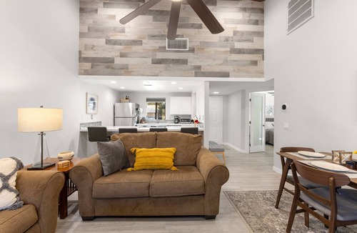 Palm Desert Condo | Luxurious Fairway Condo Resort