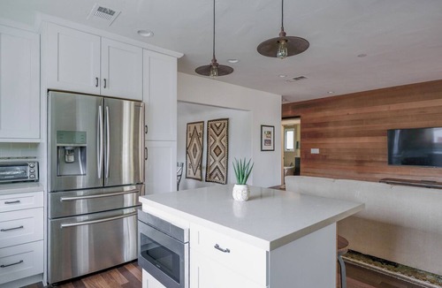 Glendale House | Luxurious Spanish House in a Scenic Neighborhood