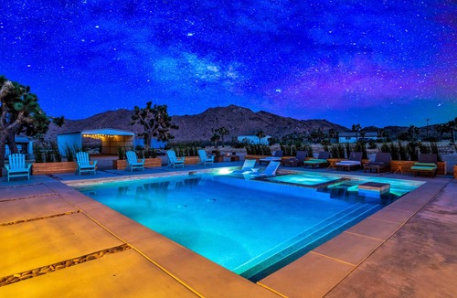 Joshua Tree Villa | Luxury 20-Acre Estate Pool, Spa, Game Room Sleeps 14 Near Joshua Tree NP