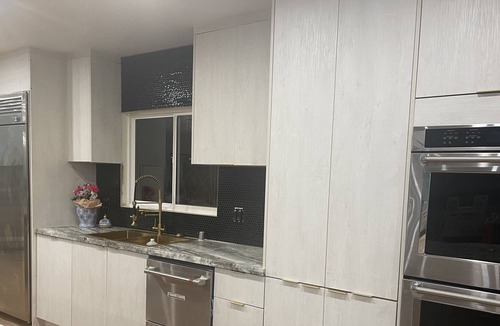 Ladera Heights House | Luxury 3+3 with Spacious Yard w/ Car + Chef option