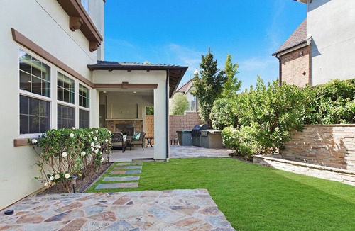 Huntington Beach House | Luxury 4BR Beach Home｜Ocean Views｜Walk to the Beach｜Resort-Style Amenities #7002