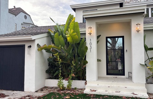 Suburban Park - Lorelei Manor - Flood Park Triangle House | Luxury 5-BD villa in Menlo Park with office. 2.7 miles to Palo Alto.