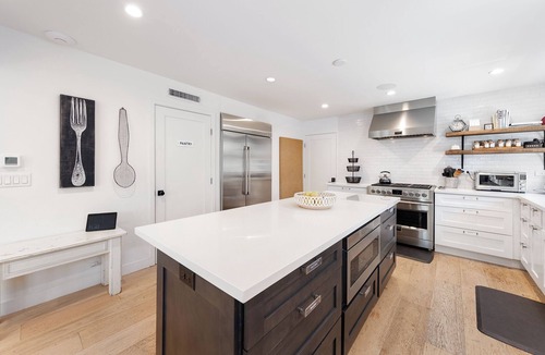 Marina Peninsula House | Luxury Marina del Rey Beach House with Rooftop Fire Pit + Walk to Beach