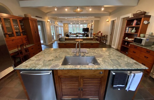 Friday Harbor House | Luxury Mitchell Bay Hideaway - Escape to this 4,000 sq ft retreat with Hot Tub!