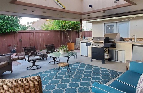 Rubidoux House | Luxury Papago 4 Beds, 3 Baths With BBQ, Patio. Perfect for Families & Business