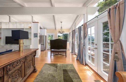 San Rafael House | Luxury San Rafael 3BR/3BA with Decks & Views
