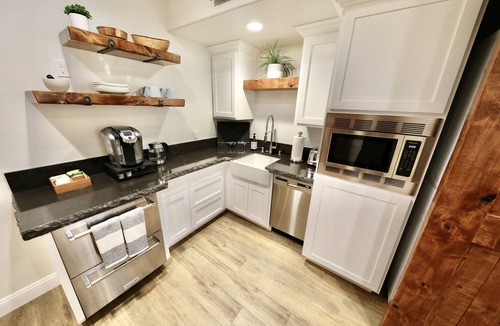 South Redlands House | Luxury Suite "C"