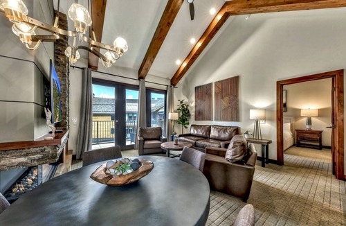 Lakeside Park Condo | Luxury Two Bedroom Residence steps from Heavenly Village Book 7 Nights for 10% Off by RedAwning
