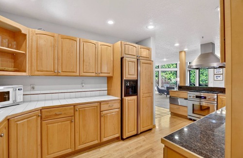 Rhododendron House | Majestic Mountain Retreat on 20 Acres, Gorgeous Views, Ponds, Hot Tub, Sauna, 15 Miles to Gov Camp