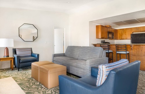 San Diego Country Estates Hotel | Make Your Trip More Enjoyable! Four Comfortable Units, Pool, Onsite Game Room!