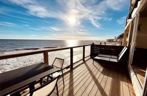 Eastern Malibu House | Malibu Beach Front Entire Home!