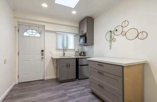 North Central House | @ Marbella Lane - Adorable and Quiet Studio