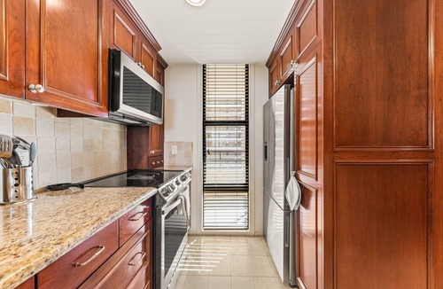 Marina del Rey Condo | Marina Del Rey Coastal Luxury Retreat with Skyline Views and Hotel Amenities