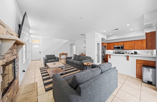Lincoln Acres Condo | Marvelous 4-bedroom condo in San Diego