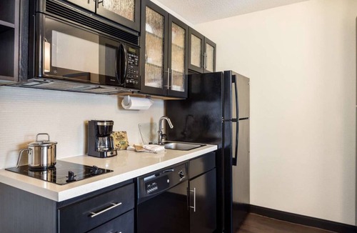 Santa Ana Hotel | Maximum Comfort! 2 Spacious Units with Full Kitchens, Pets are Allowed!