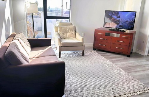 Melrose Apartment | Melrose Luxe Retreat near The Grove