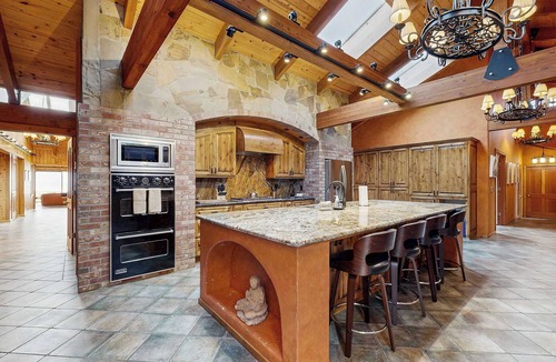 Caspar House | Mendocino Oceanfront Home - Hot Tub & BBQ