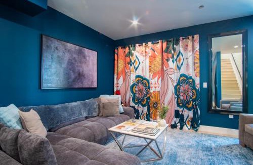 NoHo Arts District House | Merlot Chambers at Case Collective