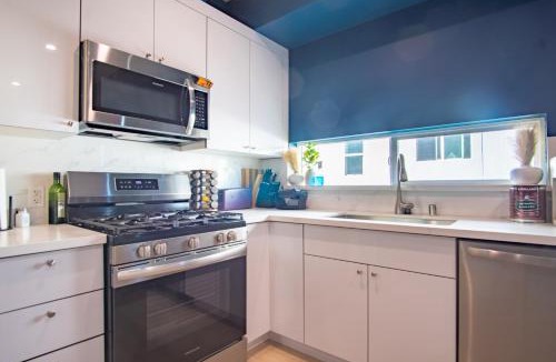 NoHo Arts District House | Merlot Chambers at Case Collective