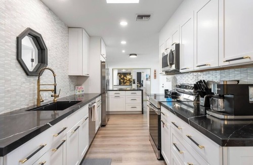 Desert Park Estates House | Mermaid House - Cool Pool Retreat in Palm Springs