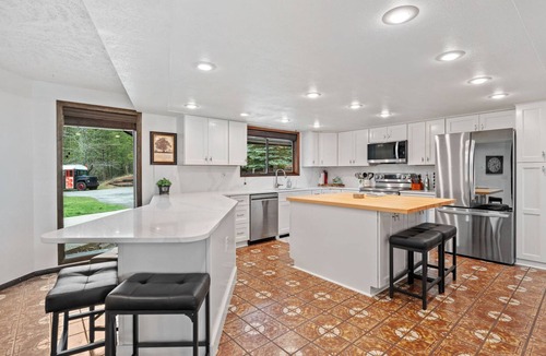 Mica House | Mica Peak Escape 50 Mile View over The “Palouse Scenic Byway”25 min of CDA Idaho
