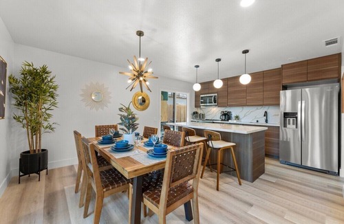 Carmichael House | Mid-Century Modern-GameRoom-Pool-Hot Tub-Sleeps10