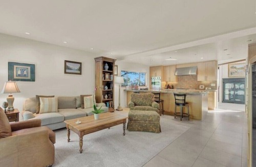 Green Valley House | Mid century modern, w/pool, 30 min to Napa.