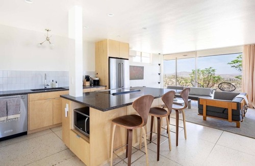Joshua Tree Highlands House | Midcentury Oasis on 5 Private Acres Near Park
