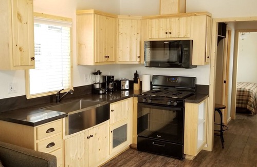 Mammoth Lakes Cabin | Minaret Cabin – A Scenic Tiny Home with Mountain Elegance in Mammoth Lakes