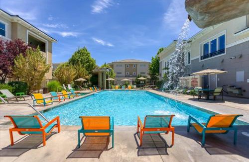 Reno/Tahoe Airport Apartment | Modern 1BR Reno Retreat · Pool & Spring Events