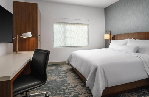 Anaheim Resort Hotel | Modern 2 Rooms Walking Distance from Disneyland Attraction