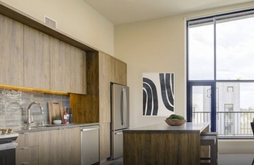 The Crossings Condo | Modern 2BR Condo at Landsby – Hot Tub & Pool, Relax