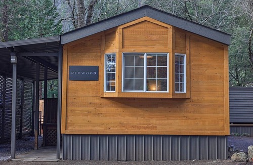 Dunsmuir Cabin | Modern Cabin (Redwood)