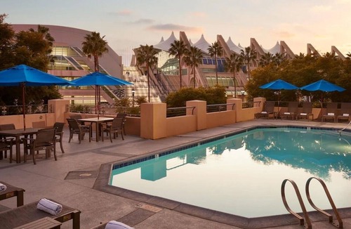Gaslamp Quarter Hotel | Modern Comfort with Great Amenities | Outdoor Swimming Pool | Pet-Friendly