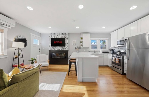 Hillcrest Apartment | Modern home in the heart of SD