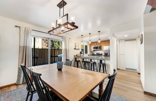Lake Forest Condo | Modern home with shared hot tub, pool, sauna, tennis & fireplace & W&D