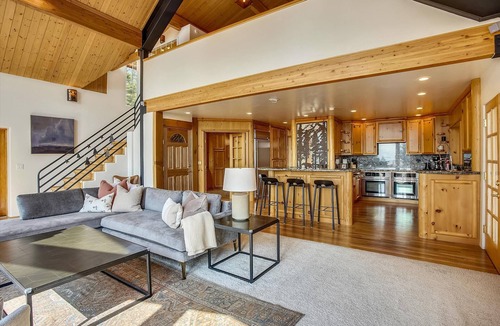 Kings Beach House | Modern, Hot Tub, Lake View, Short Drive to Beach, Restaurants, and Shops- Flying Flamingo