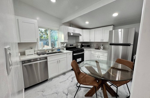Northside Apartment | Modern Minimalist Home