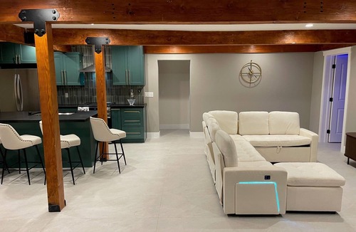 Green Valley Lake House | Modern Mountain Cabin near Lake & Snow w/Hot Tub