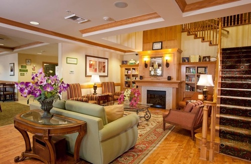 Barstow Hotel | Modern Room Off I-15 Near Delicious Restaurants & Scenic Road Trip Stops