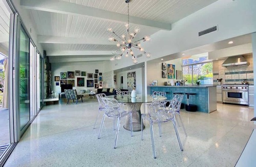 Vista Las Palmas House | Modern Rose - A Vista Las Palmas Beauty
