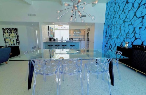 Vista Las Palmas House | Modern Rose - A Vista Las Palmas Beauty