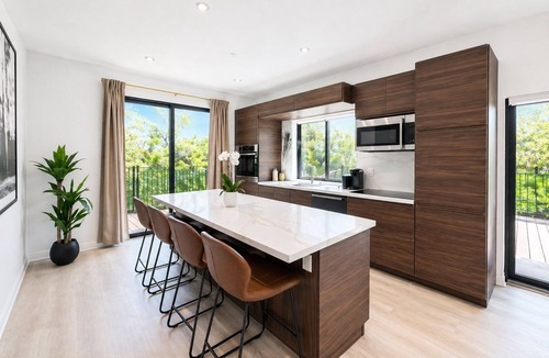 Silver Lake House | Modern Silver Lake Hillside retreat near by Dodger Stadium Stair Street Access