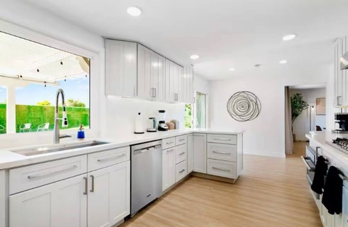 Westminster House | Modern Summer Pool House in Heart of OC