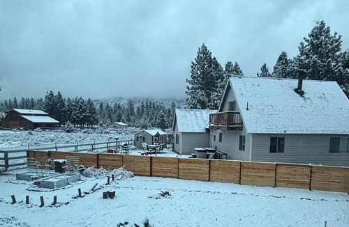 Old Station House | Modern Tiny Home near Lassen with WiFi and AC