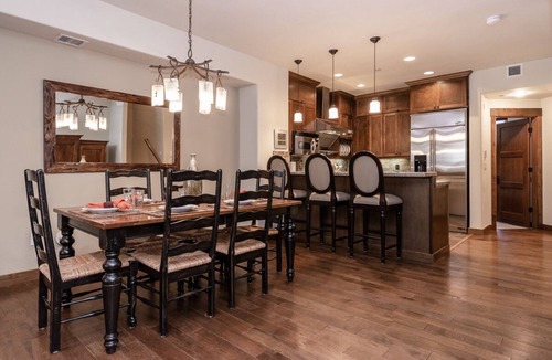 Woodwinds House | Modern Townhome on Sierra Star Golf Course! Private Hot Tub!