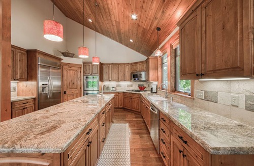 Ponderosa Palisades House | Monthly Lease - Freedom Lodge by Tahoe Getaways - 4BR Centrally Located w/Bonus Room