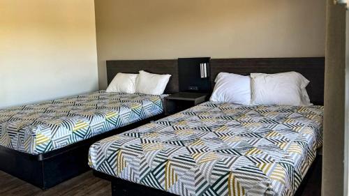 Selma Hotel | Motel 6 Selma, CA